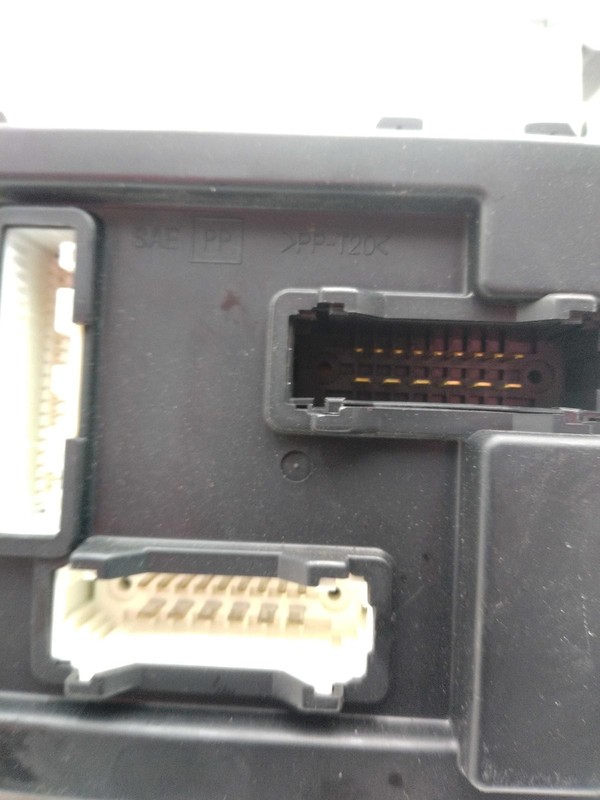 2011 Nissan Rogue Body Control Module OEM 284B1CZ30A 113K Miles Black