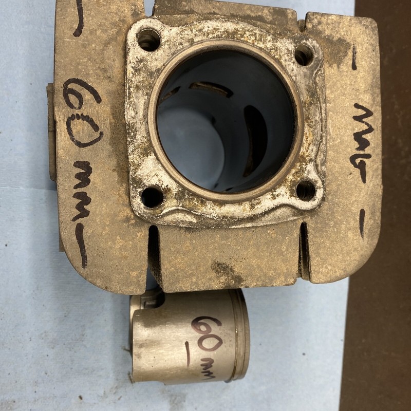 1980’s YAMAHA 340 ENTICER MOTOR PARTS MAG CYLINDER JUG PISTON