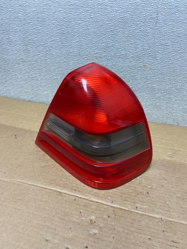 1994 to 2000 Mercedes C-Class C280 Passenger Right Side Tail Light AB5098 DW