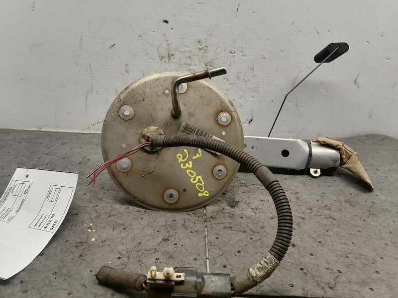 Fuel Pump Assembly Thru 11/30/03 Fits 03-04 LINCOLN & TOWN CAR 1268817