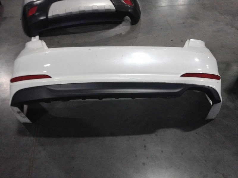 2016 Hyundai Sonata White Rear Bumper Assembly OEM 86610C2000 146K Miles