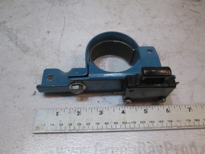 824862 Volvo Penta SterndriveDistributor Clamp Fuse Bracket AQ115 BB115, AQ130