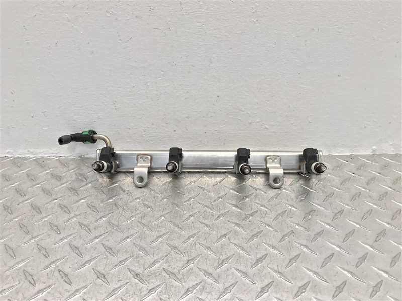 07-15 JEEP PATRIOT AVENGER CALIBER 2.4L FUEL RAIL WITH INJECTORS OEM 4891577AC
