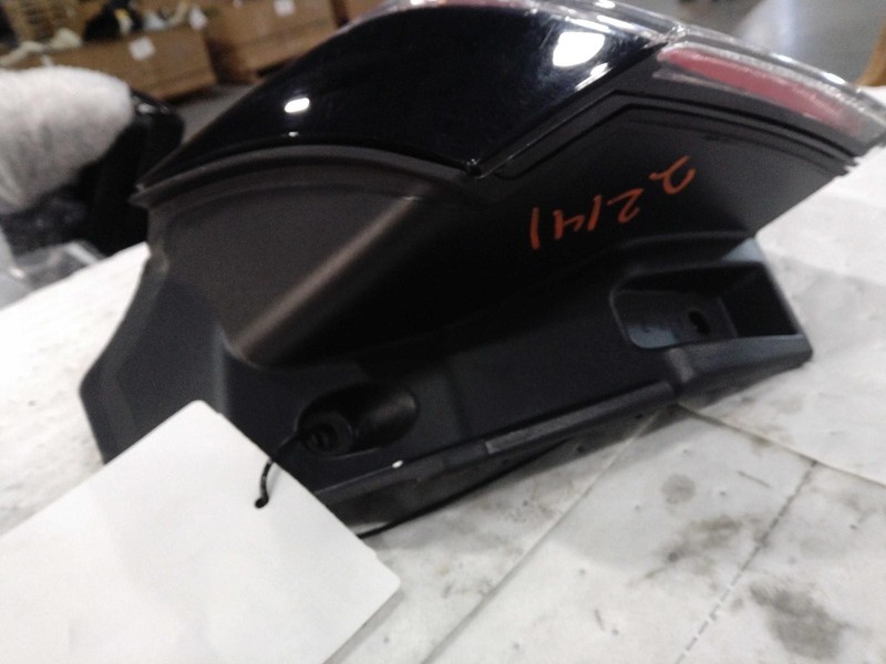 2021 Jeep Cherokee Right Tail Light Assembly White OEM Used 697438 60K Miles