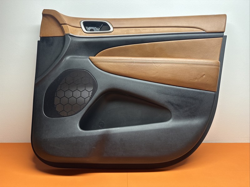 1GG24TRM | 2011 - 20 JEEP GRAND CHEROKEE RIGHT DOOR TRIM PANEL BROWN RH RF
