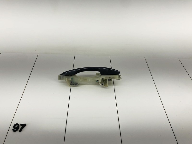 16-21 HYUNDAI TUCSON FRONT RIGHT PASSENGER SIDE EXTERIOR DOOR HANDLE OEM