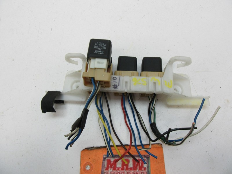 RELAY BOX WIRE PANEL WIRE PLUG CONNECTOR PIGTAIL HARNESS FUSE BOX 3.0L ENGINE