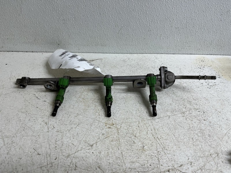 2009-2018 Toyota Camry Highlander Venza Rav4 2.5 4 Cylinder Fuel Injector Rail