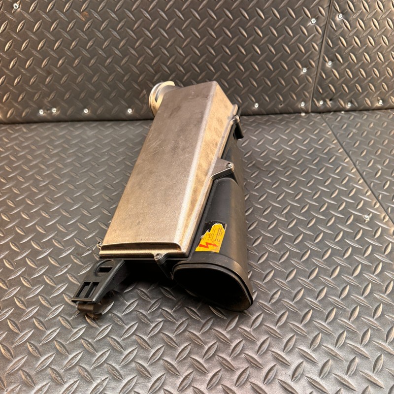 02-04 Mercedes W203 C32 SLK32 AMG Left Driver Side Air Intake Cleaner Filter OEM