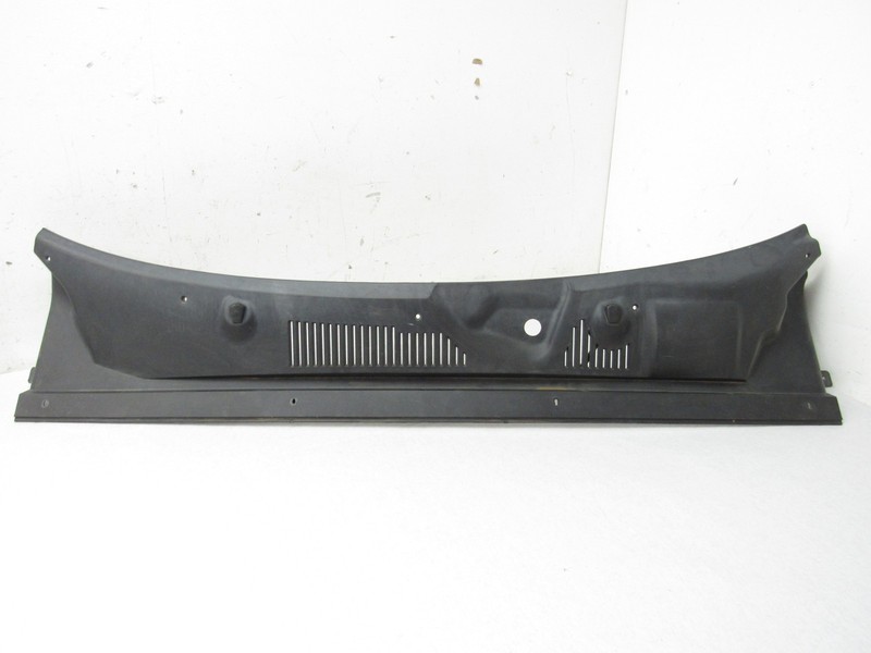 Maserati Coupe GT 2003 Front Windshield Cowl Cover Panel Trim 02-06 |:Y