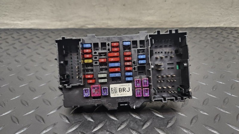 14-19 GMC Sierra Left Driver Dash Fuse Relay Box Cabin OEM 23459422
