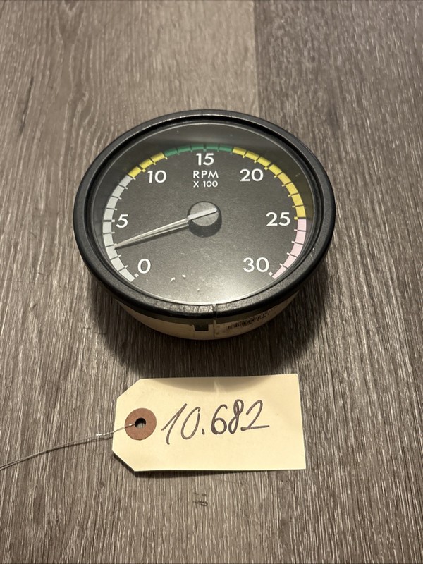 Freightliner Tachometer Gauge - P/N: A22-59204-001 Broken