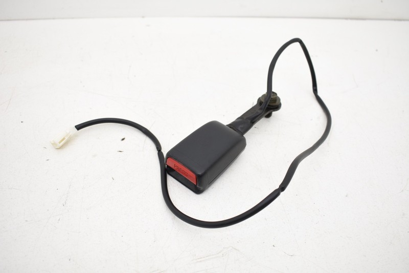 2004 Nissan 350Z Driver Front Seat Belt Buckle Black Left Side OEM KW57