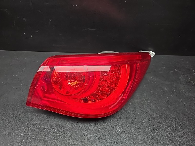 14-17 INFINITI Q50 REAR RIGHT PASSENGER SIDE OUTER TAIL LIGHT TAILLIGHT LAMP OEM