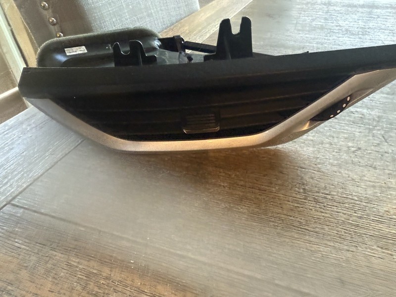 π10 11 12 13 14 15 16 17 GMC Terrain LH LEFT Dashboard Air Vent Unit Grille OEM