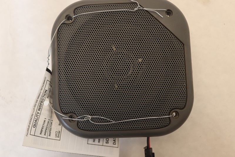 2013-2018 MACK CXU613 MP8 AUDIO STEREO SPEAKER W/ COVER TRIM 25174549 OEM