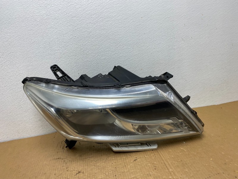 2013 to 2016 Nissan Pathfinder Right Passenger RH Side Headlight OEM AC7724 DW