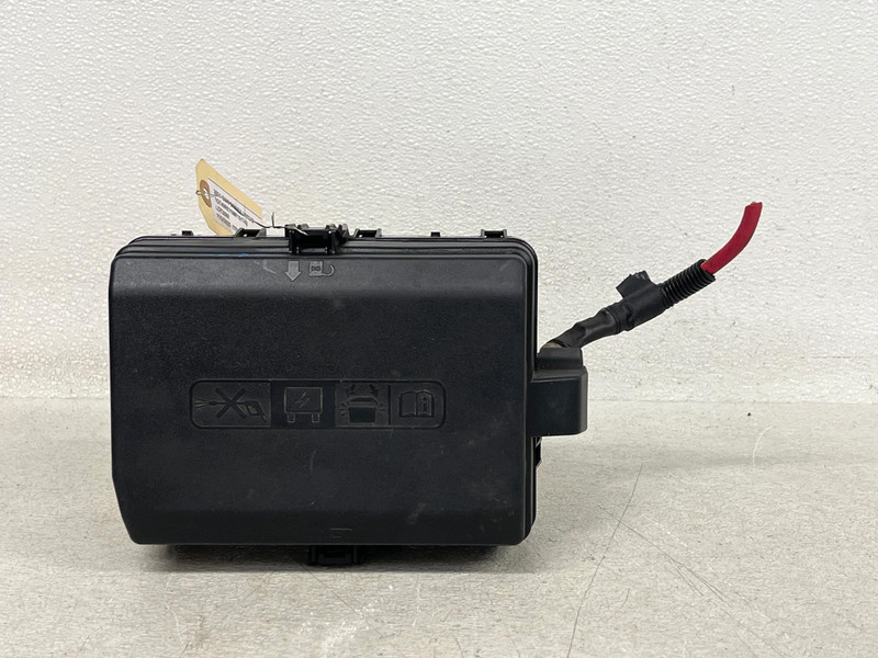 ⭐2019-2023 GMC SIERRA ENGINE MOTOR FUSE RELAY JUNCTION BOX MODULE OEM LOT2680