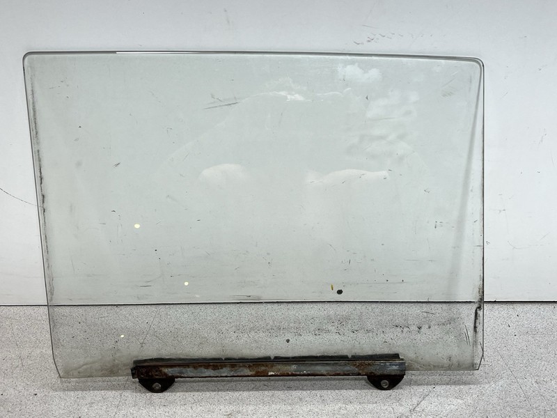 1967 Mercedes Benz W110 Fintail Rear Right Side Door Window Glass W 110 111