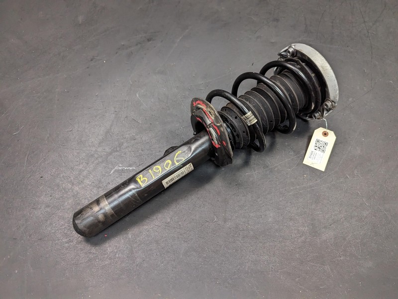 Front Right Suspension Strut w/ Spring 2022 BMW X1 31316882850 2019 2020 2021 X