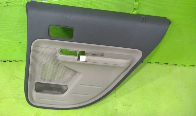 07-10 EDGE SE AT PASSENGER RIGHT REAR INTERIOR DOOR PANEL OEM 2420-57