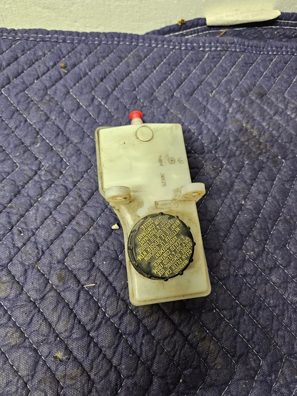 14-23 FORD Transit Connect Front Master Cylinder Reservoir