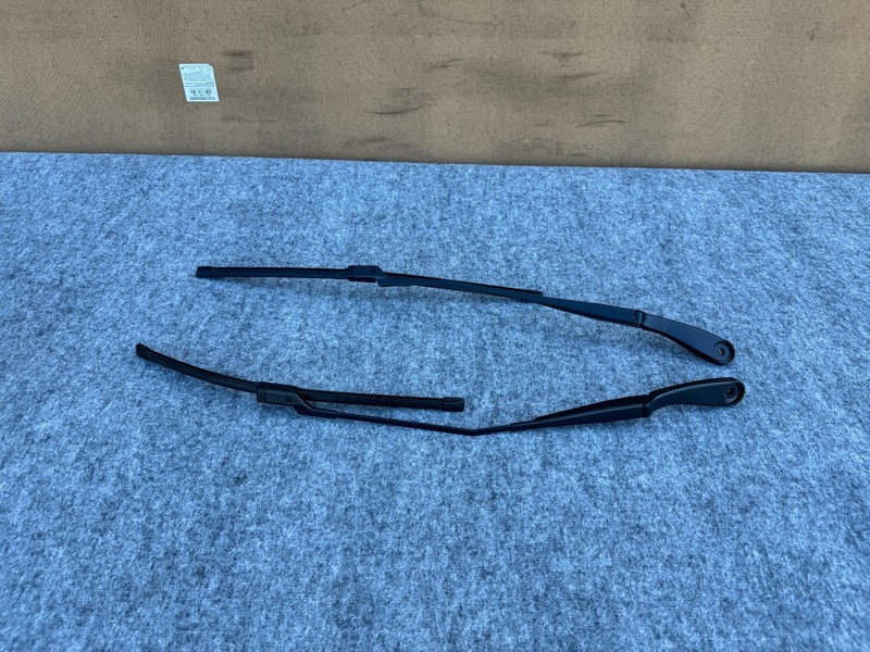 FORD MUSTANG MACH-E 2021-2024 OEM FRONT LEFT & RIGHT WIPER ARMS WITH BLADES SET
