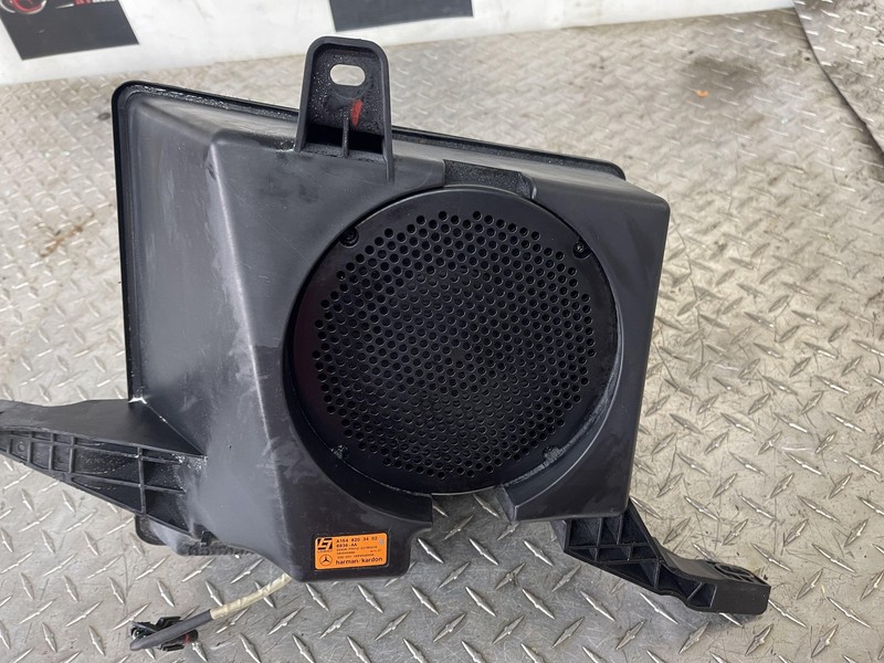 07 08 09 10 11 12 Mercedes GL450 Subwoofer Speaker 1648203402