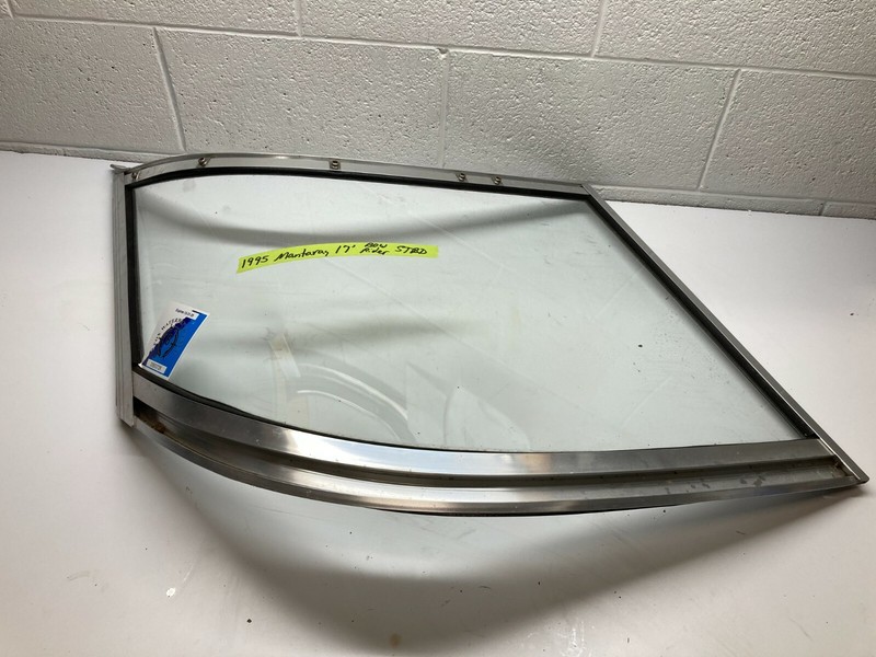 Z7 1995 Mantaray 17' Boat Windshield Starboard Driver Right