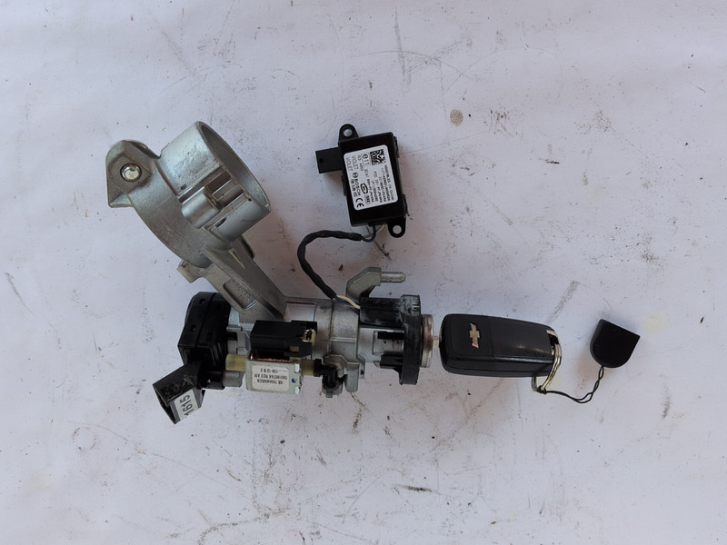 2013 Chevy Cruze GM Ignition Switch Lock Cylinder Housing w/ Key IMMOBILIZER