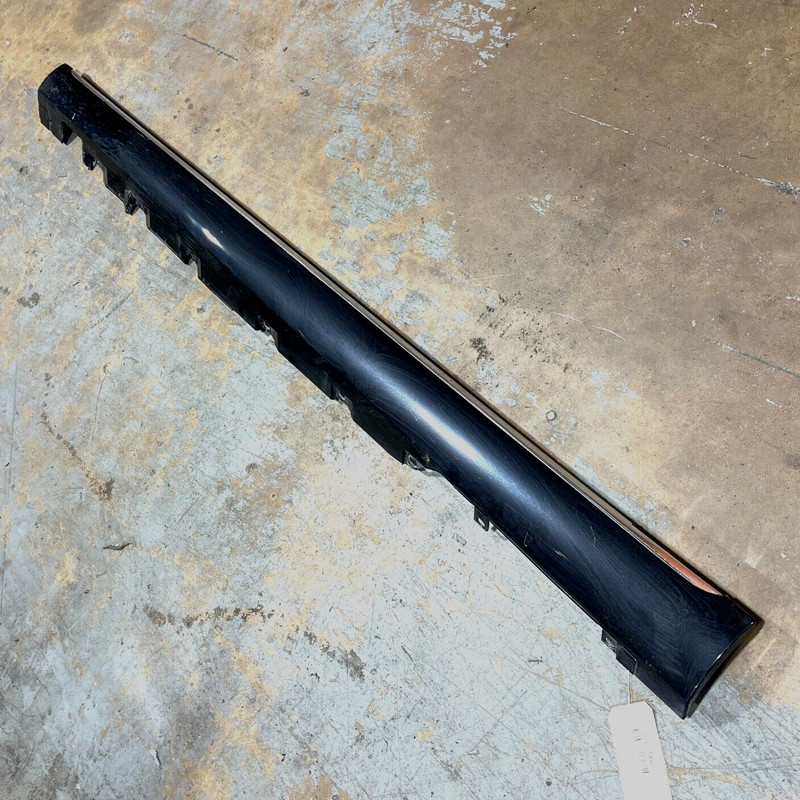 2011-2015 AUDI A8L D4 LEFT DRIVER SIDE SKIRT ROCKER PANEL OEM