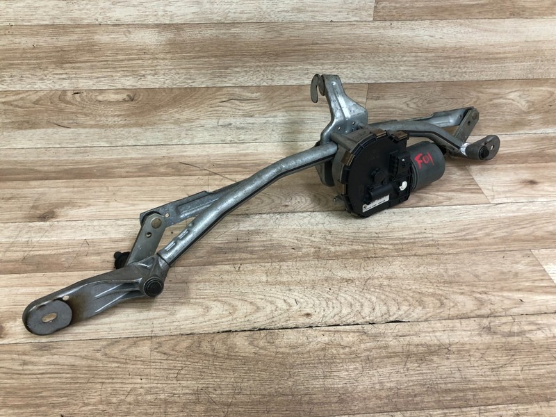 BMW F01 F02 F10 528 550 740 750 M5 OEM FRONT WINDSHIELD WIPER WITH MOTOR 09-15 5