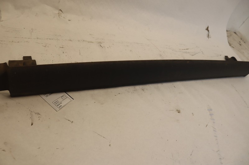 2008-2017 FREIGHTLINER CASCADIA 125 CAB CENTER FAIRING PANEL SKIRT TRIM OEM