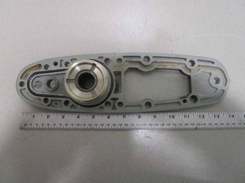 56130-95511-0ED Suzuki DT Outboard 75 85 HP Drive Shaft Bearing Housing Top