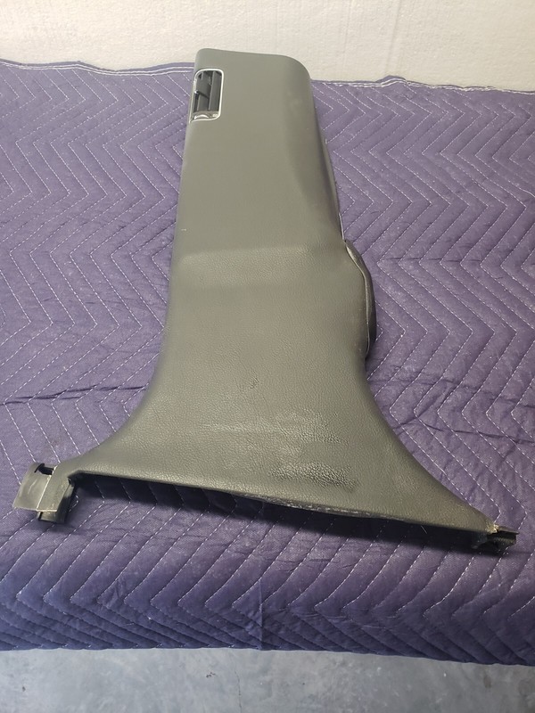 2009-2014 hyundai genesis sedan left driver center pillar seat belt trim cover