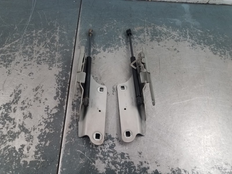 2010 Grand Marquis / Crown Vic Victoria Hood Hinges / Struts #2643 S7