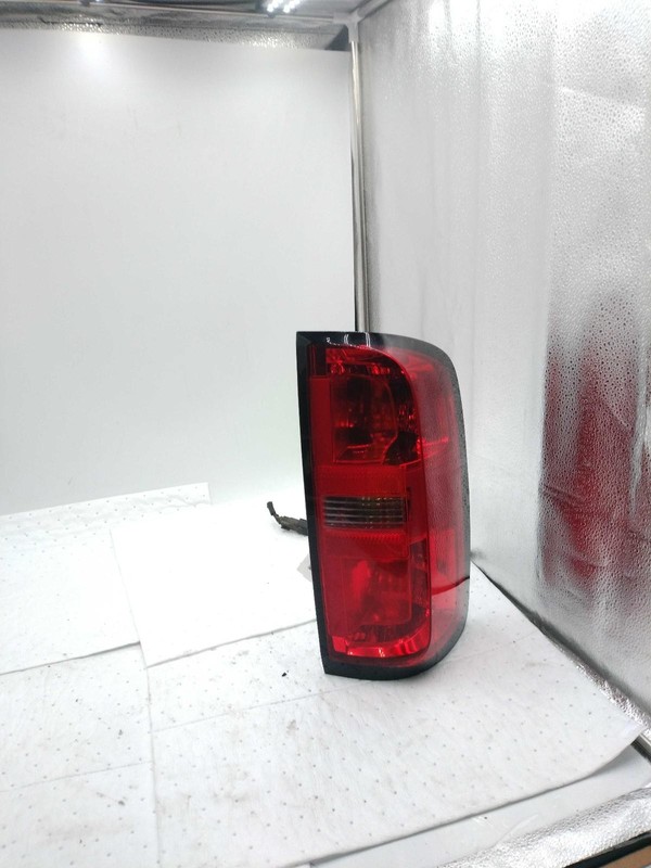 Used Right Tail Light Assembly fits: 2017 Chevrolet Colorado Right Grade A
