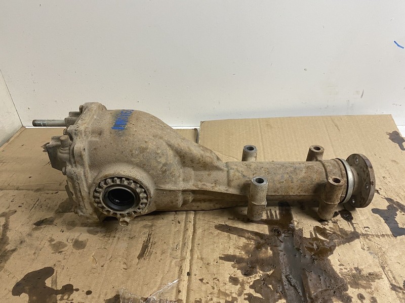 2013-2014 Subaru Legacy Outback Wagon Rear Differential Diff Carrier Pumpkin Oem