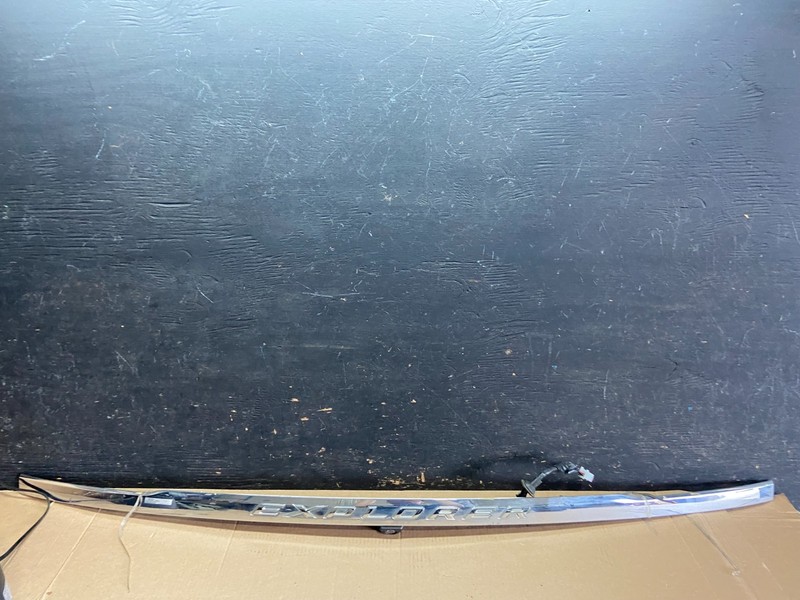 2011 to 2014 Ford Explorer Rear Tailgate Gate Trim Molding With Camera p3965 DG