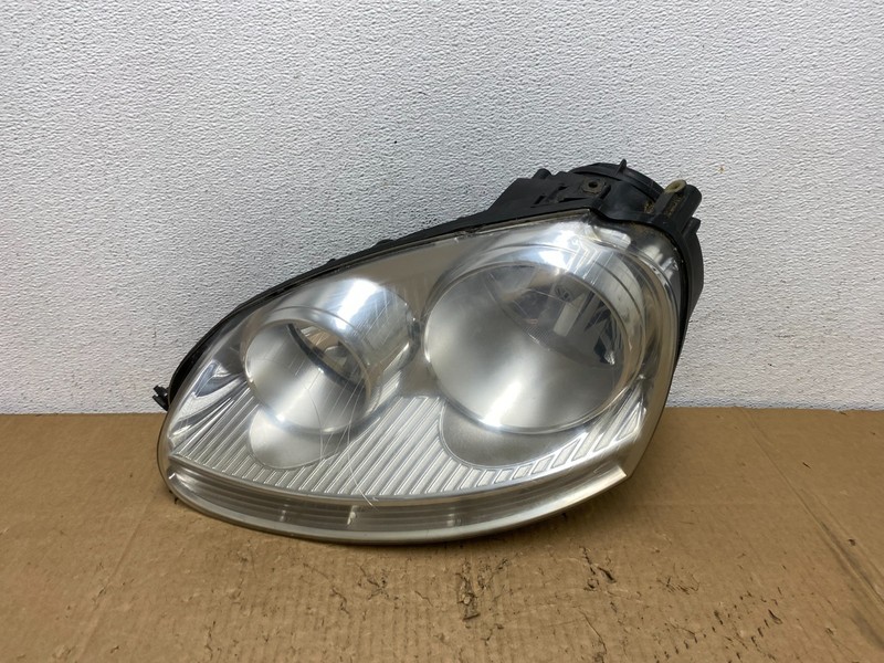 2005 to 2010 Volkswagen Jetta Left Driver LH Side Headlight Halogen AD2424 DW