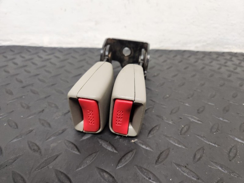 06-09 Dodge Durango 3RD Row Center Dual Belt Buckles OEM 5HQ081D5AD