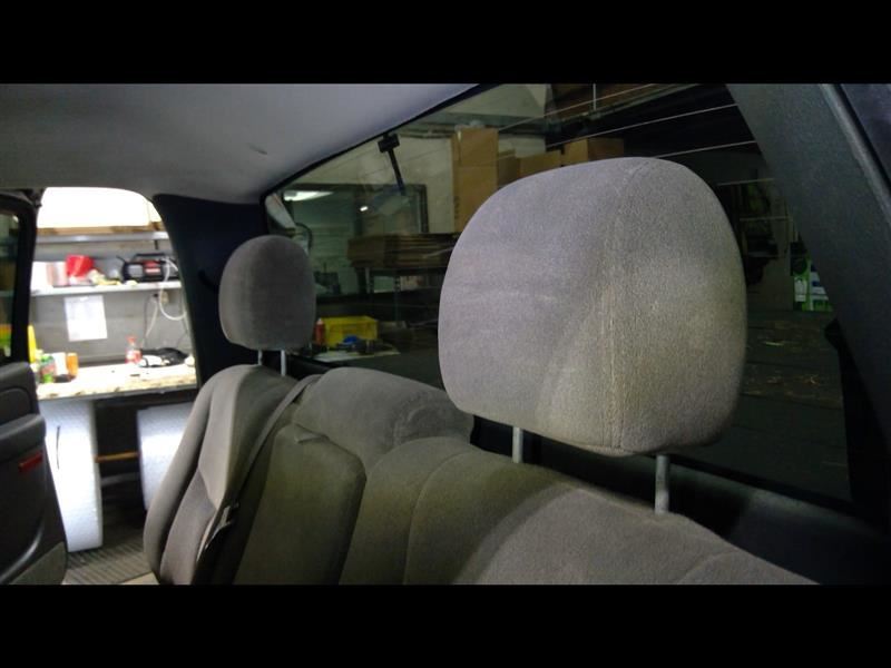 2005 2006 2007 Sierra Crew Cab 2 Rear Headrests 1380679