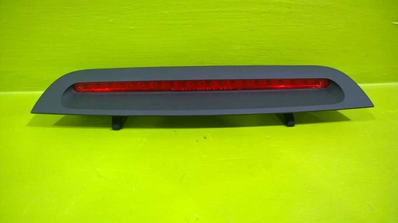 09 10 11 12 13 14 GENESIS THIRD 3RD BRAKE STOP LIGHT LAMP OEM 3430-98