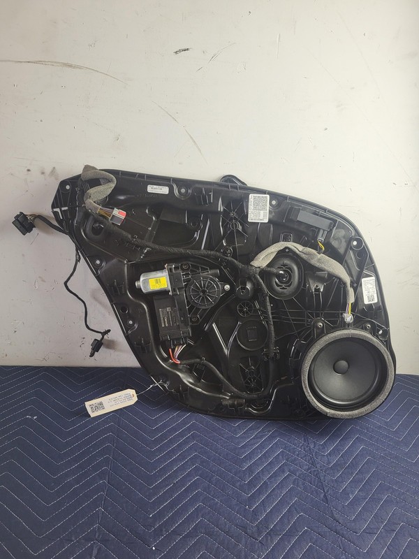 Used Oem VOLVO Rear Left Door Window Regulator 9401970 for 2019-2024 S60