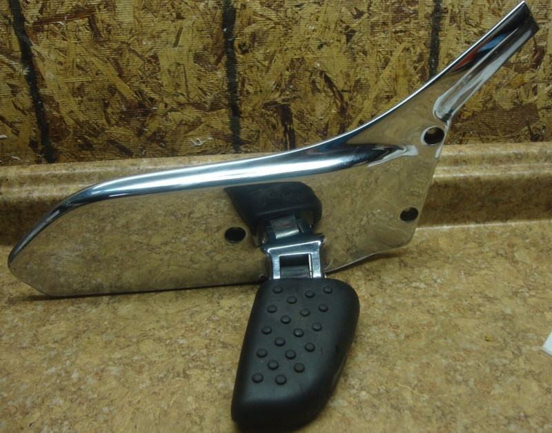 2002 BMW K1200 LT K1200LT K 1200 Right Rear Foot Peg Rest Pedal Mount Passenger