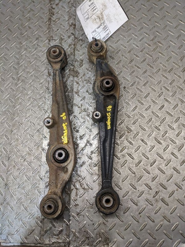 1990-1993 INTERGRA DRIVER & PASSENGER LOWER REAR CONTROL ARM PAIR OEM11930