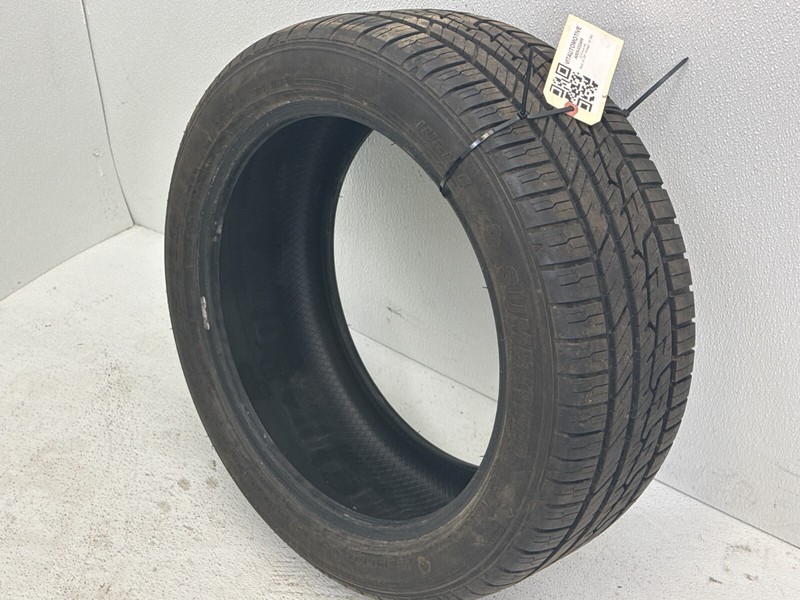 SUMITOMO 225 45 R17 TIRE USED