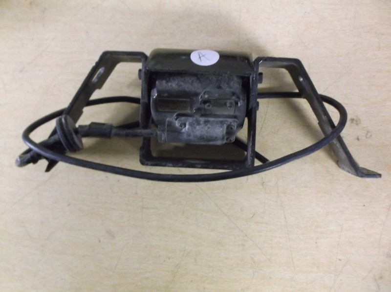Voyager UPS0002 Black and White RC Back Up Camera w/ Bracket *FREE SHIPPING*