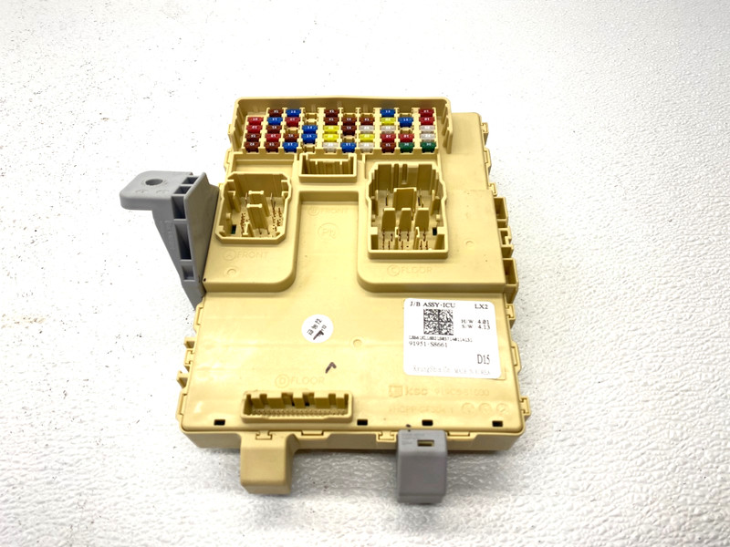 20-22 HYUNDAI PALISADE INTERIOR CABIN FUSE BOX RELAY JUNCTION BOX OEM #A0.44
