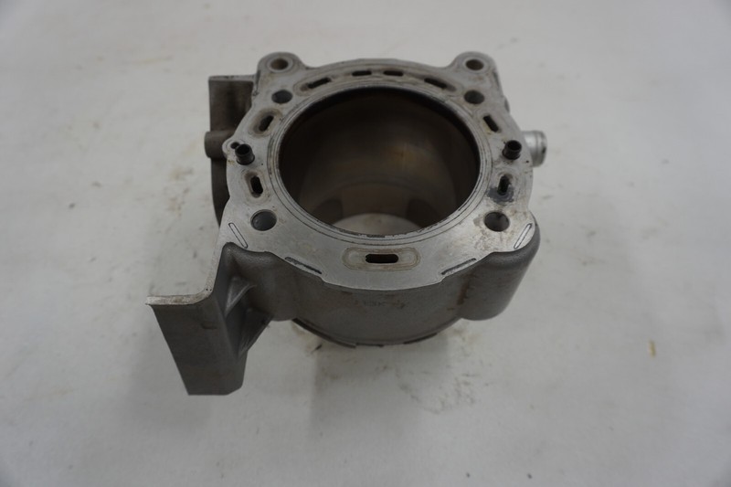 2008 Ducati 848 Superbike OEM Vertical Engine Motor Cylinder 12021532a